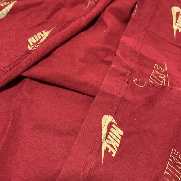 Red & Gold Nike Cropped T-Shirt - Picture 4 of 6